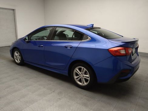 Used 2017 Chevrolet Cruze LT w/ Convenience Package FWD image 3