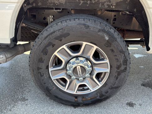Used 2024 Ford F250 Lariat AWD/4WD image 13