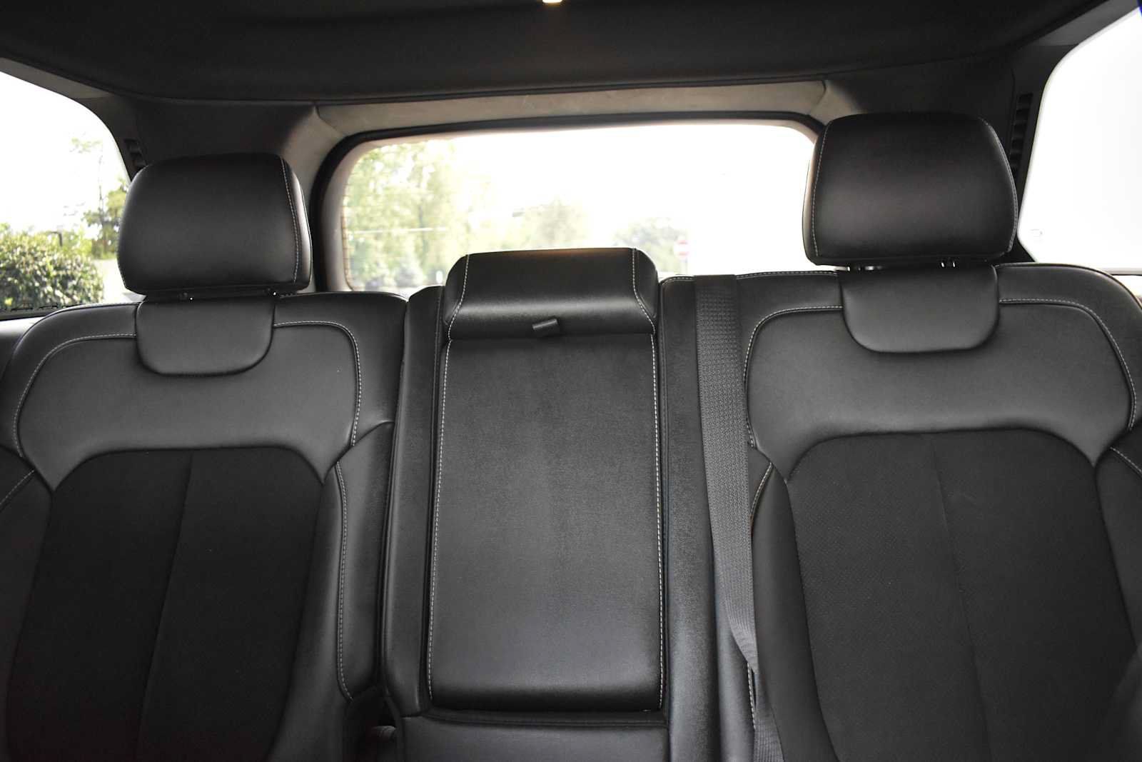 Used 2023 Jeep Grand Cherokee Altitude AWD/4WD image 14