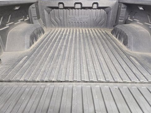 Used 2020 GMC Sierra 1500 AT4 w/ Off-Road Performance Package image 18