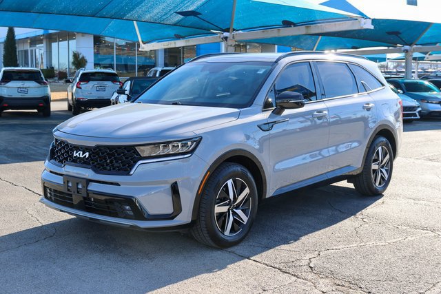 Used 2022 Kia Sorento EX w/ Panoramic Sunroof Package FWD image 6