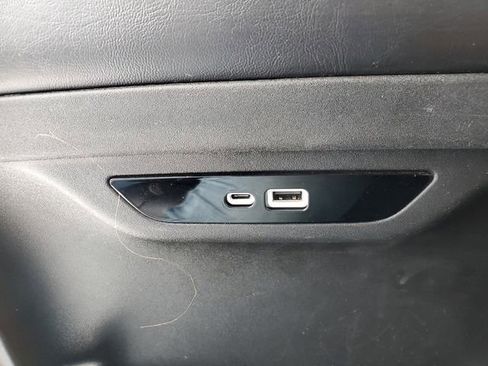 Certified 2024 Chrysler Pacifica Touring-L image 25