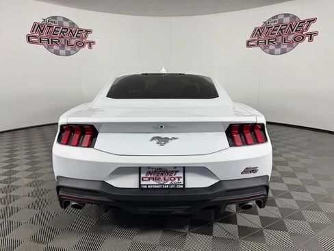Used 2024 Ford Mustang Coupe RWD image 6