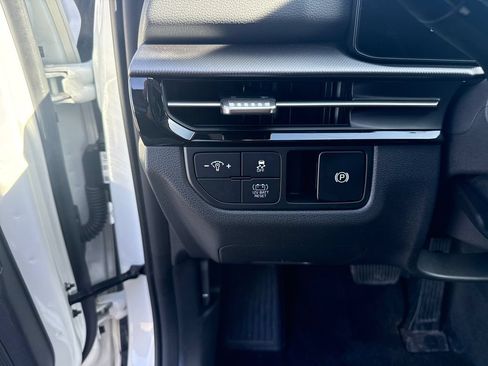Used 2026 Kia Sportage S AWD/4WD image 14