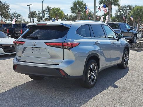 Certified 2020 Toyota Highlander XLE image 3