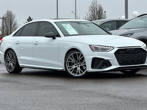 Used 2022 Audi S4 Prestige image 2
