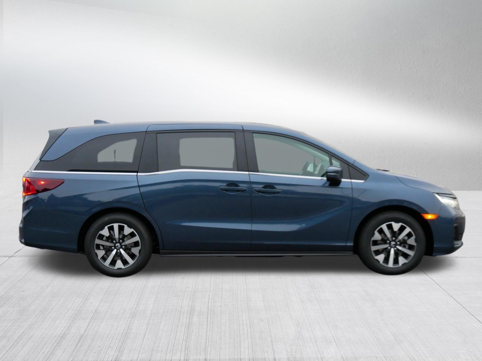 New 2027 Honda Odyssey EX-L image 8