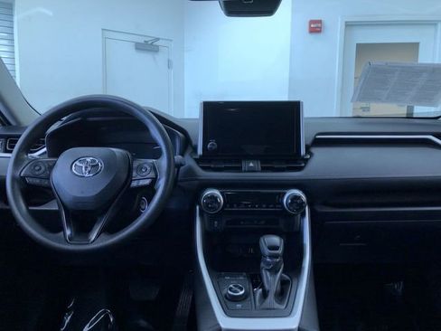 Certified 2025 Toyota RAV4 LE AWD/4WD image 17