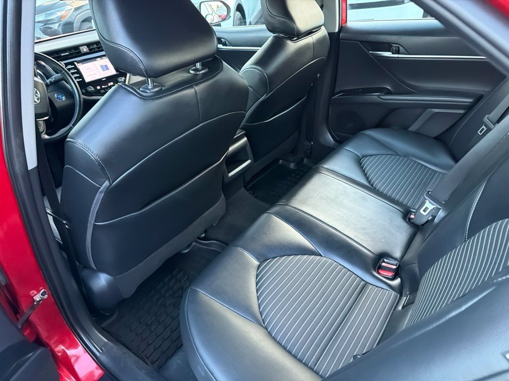 Used 2020 Toyota Camry SE FWD image 18