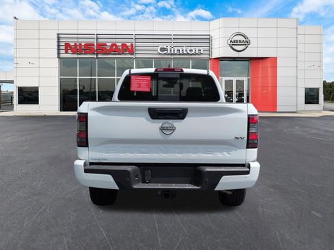 Certified 2024 Nissan Frontier SV w/ SV Convenience Package RWD image 4