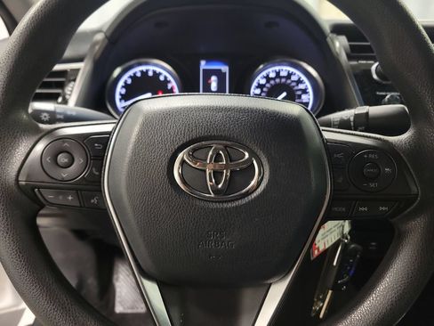 Used 2018 Toyota Camry LE FWD image 20