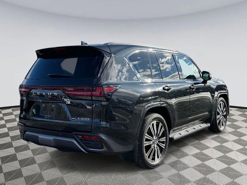 Used 2023 Lexus LX 600 4WD w/ Luxury Package image 2
