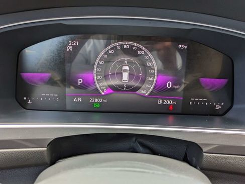 Used 2024 Volkswagen Tiguan SE R-Line FWD image 31