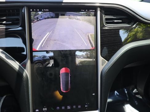 Used 2018 Tesla Model X 75D AWD/4WD image 29