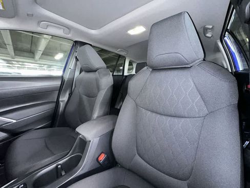 Used 2025 Toyota Corolla Cross LE FWD image 14