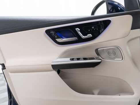 Certified 2024 Mercedes-Benz GLC 300 4MATIC image 11