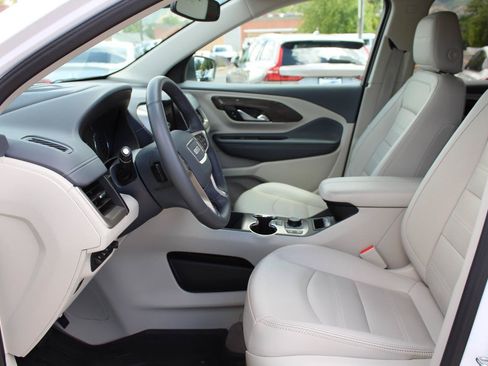 Used 2024 GMC Terrain Denali w/ Denali Premium Package AWD/4WD image 13