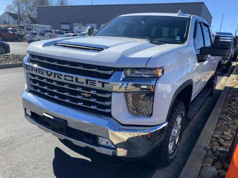 Used 2021 Chevrolet Silverado 2500 LTZ w/ LTZ Convenience Package image 3