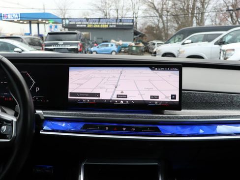 Used 2024 BMW 740i xDrive image 19