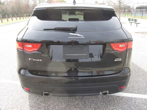 Used 2019 Jaguar F-PACE Premium image 8