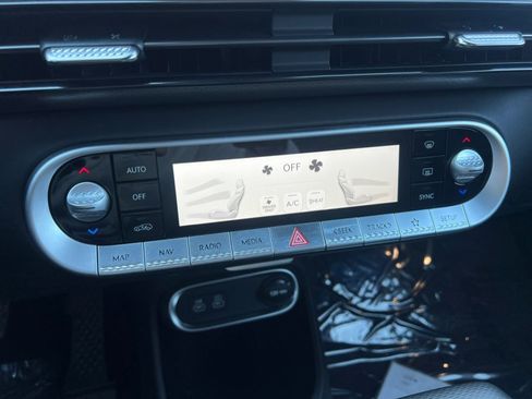 Used 2023 Genesis GV60 Advanced image 29