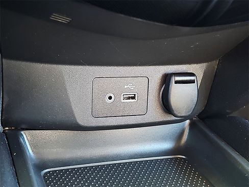 Used 2020 Nissan Rogue Sport SV image 22