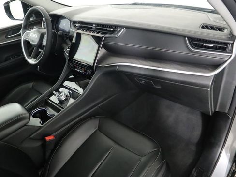 Used 2024 Jeep Grand Cherokee L Limited image 18