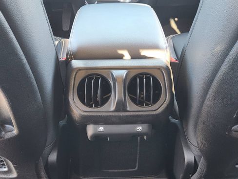 Used 2025 Jeep Gladiator Sport AWD/4WD image 29