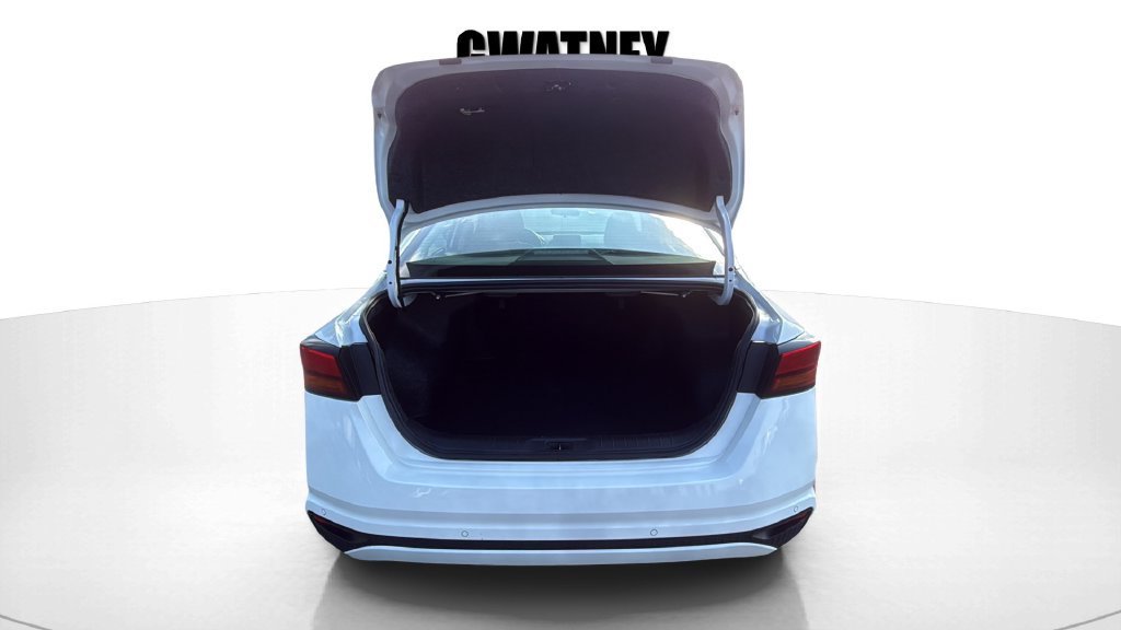 Used 2025 Nissan Altima 2.5 SV FWD image 9
