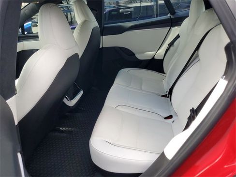 Used 2022 Tesla Model S Plaid image 11