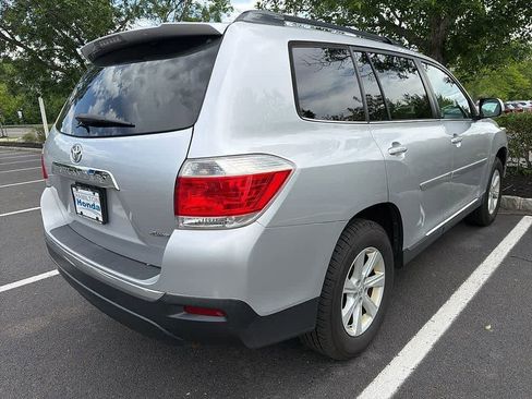 Used 2013 Toyota Highlander SE AWD/4WD image 4