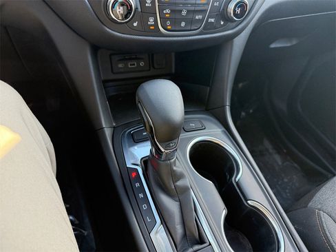 Used 2022 Chevrolet Equinox LT image 21