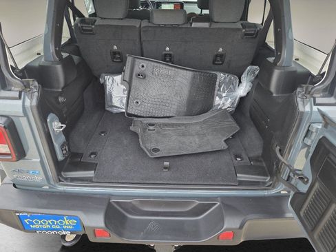 Used 2025 Jeep Wrangler Willys image 27