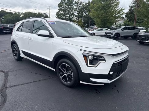 Used 2025 Kia Niro LX FWD image 10