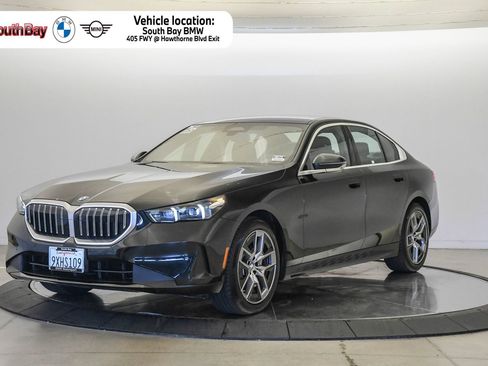 Used 2026 BMW 530i w/ Convenience Package RWD image 1