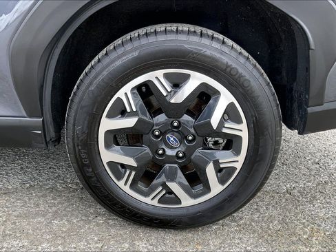 Certified 2025 Subaru Forester Premium image 9