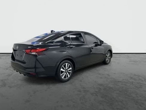 Used 2021 Nissan Versa SV FWD image 4