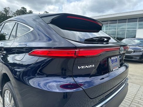Used 2021 Toyota Venza XLE w/ Softex Package AWD/4WD image 18