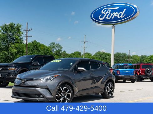 Used 2019 Toyota C-HR Limited FWD image 1
