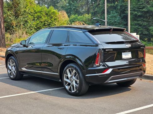 New 2026 Cadillac Optiq Luxury 2 AWD/4WD image 3