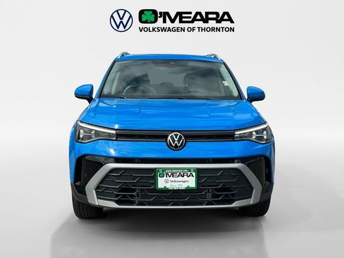 Used 2025 Volkswagen Taos SE w/ Panoramic Sunroof Package AWD/4WD image 8