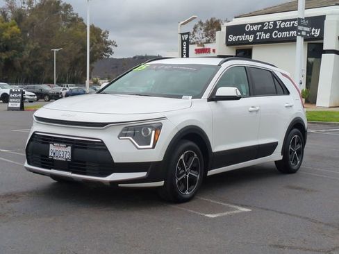Certified 2025 Kia Niro EX FWD image 7