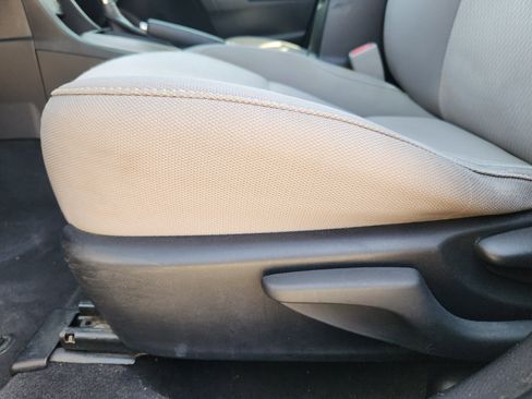 Used 2015 Toyota Corolla LE image 25