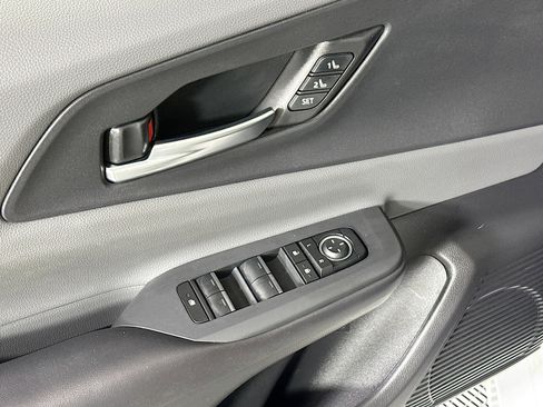 Certified 2024 Toyota Prius Limited image 14