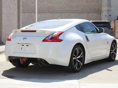 Used 2020 Nissan 370Z Touring Sport image 3