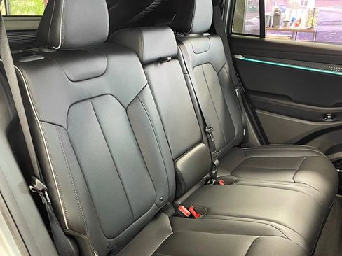 Used 2025 Jeep Wagoneer S Limited image 29