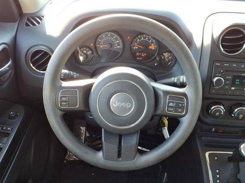Used 2016 Jeep Patriot Sport w/ Power Value Group AWD/4WD image 12