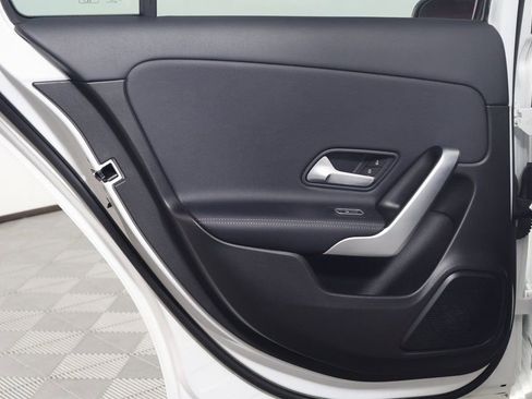 Used 2020 Mercedes-Benz A 220 A 220 image 13