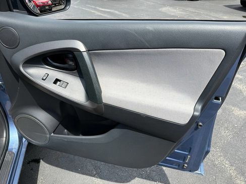 Used 2012 Toyota RAV4 4WD image 31