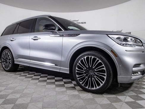 Used 2023 Lincoln Aviator Black Label w/ Dynamic Handling Package image 3